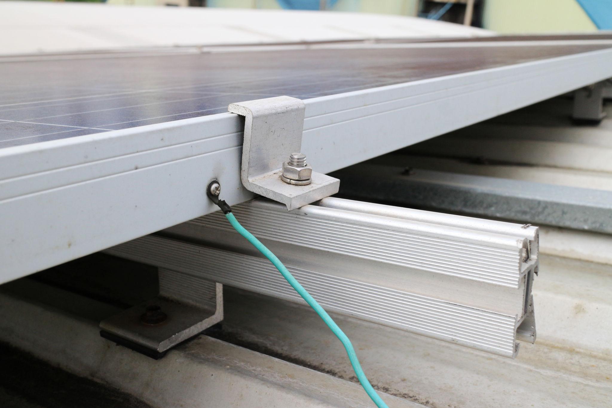 Giá lắp điện mặt trời 5kW có thể chỉ chênh vài triệu trên báo giá, nhưng lại chênh cả một khoản tiền điện mỗi tháng trong suốt nhiều năm 3 giá lắp điện mặt trời 5kW